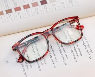 Woods Reading Glasses by Peepers