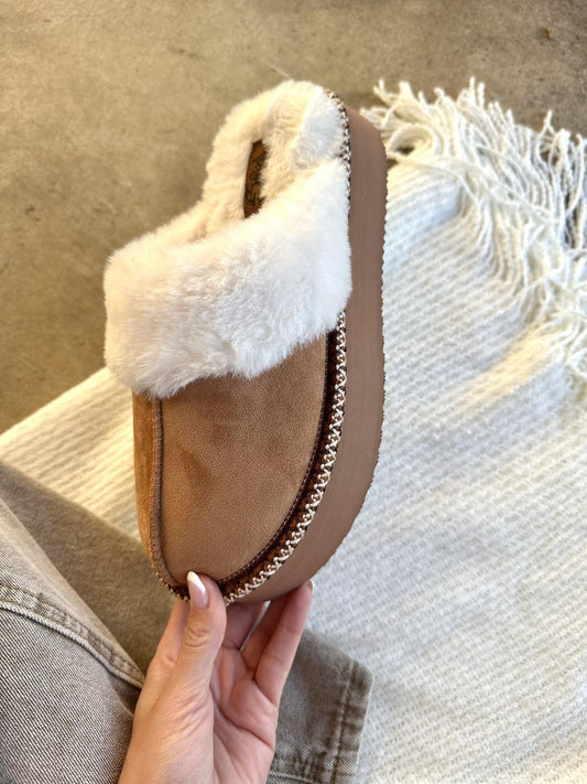 Tan Delaney Slides by Very G